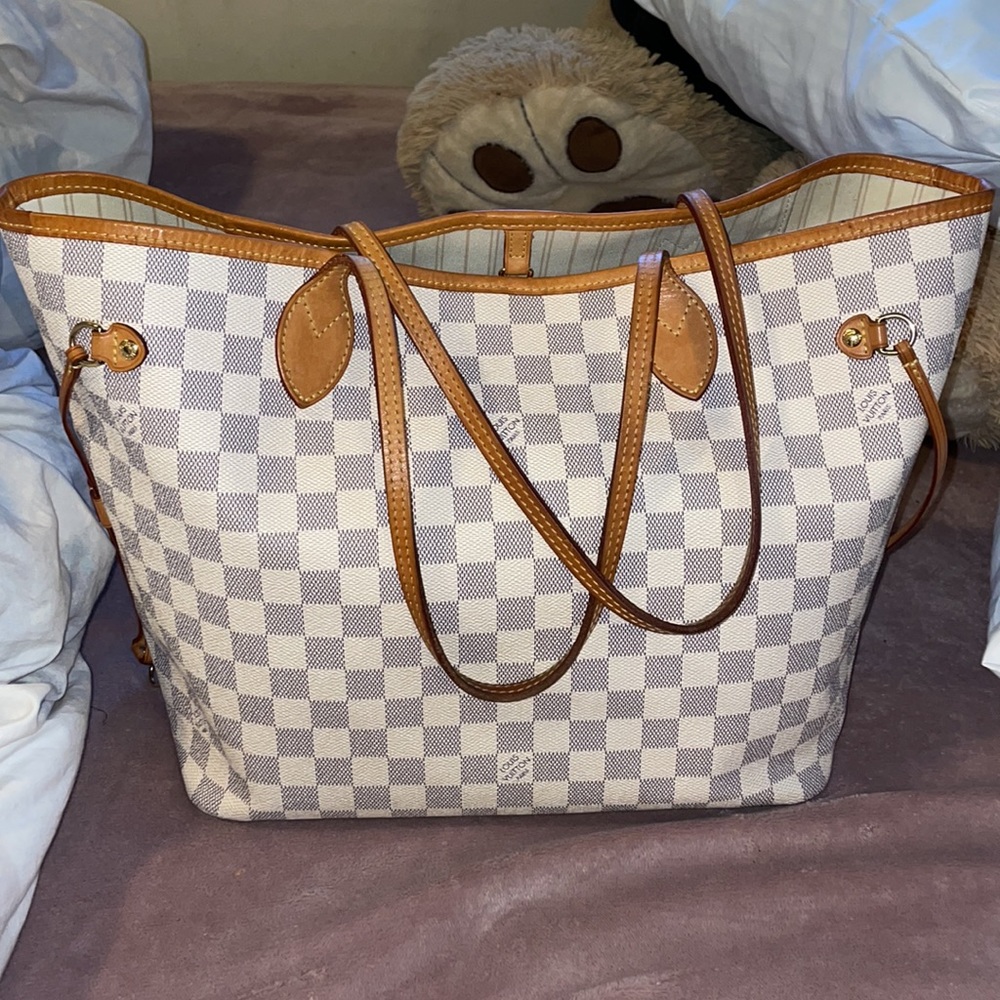 Louis Vuitton neverfull bag